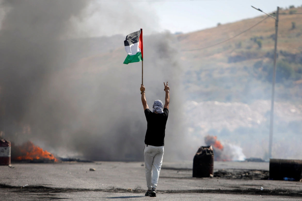 2021-05-14T130144Z_903171576_RC2PFN9J6TEJ_RTRMADP_3_ISRAEL-PALESTINIANS