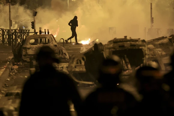 PARISRIOTS